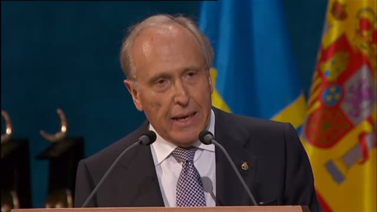 Conocimiento, cultura, ciencia y solidaridad llenan el Teatro Campoamor