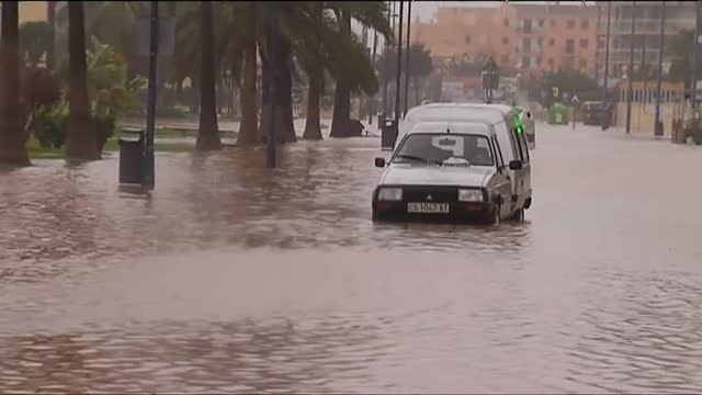 La gota fría deja anegadas las calles de varios municipios de Castellón