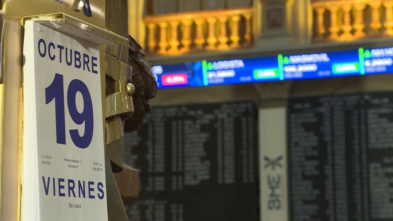 El Ibex 35 cae un 0,3% en la apertura y se mantiene por debajo de los 8.900
