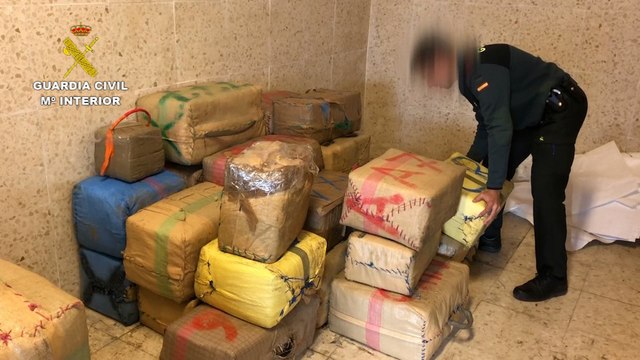 Seis detenidos en la playa de Nuevo Portil tras intervenir 875 kilos de hachís