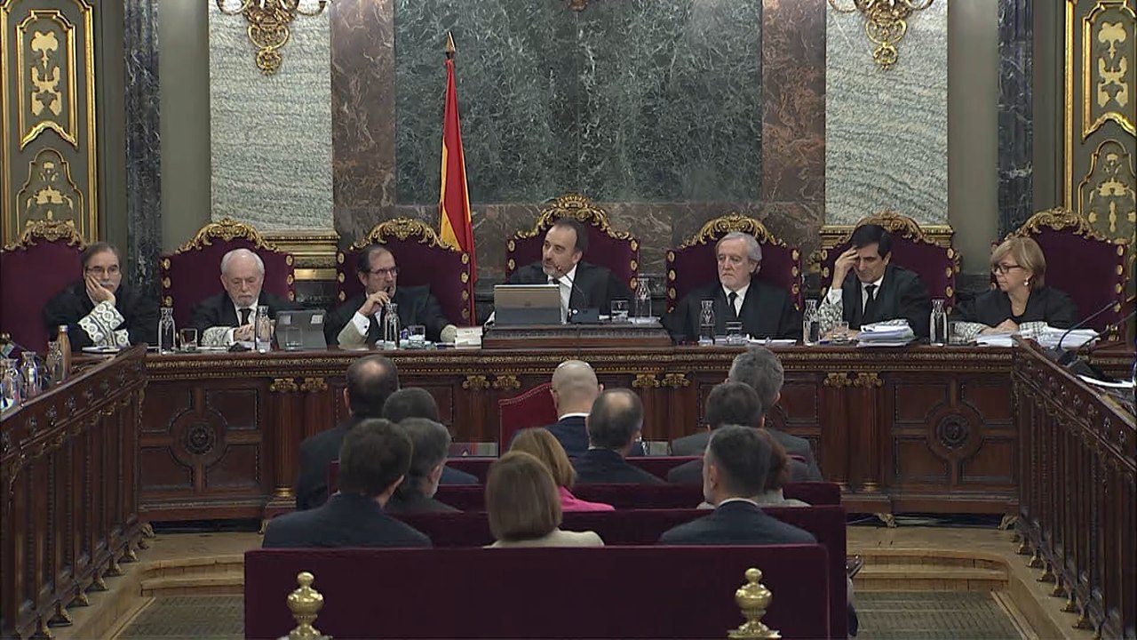 Marchena: "Seamos serios, no se puede ser acusado y testigo"
