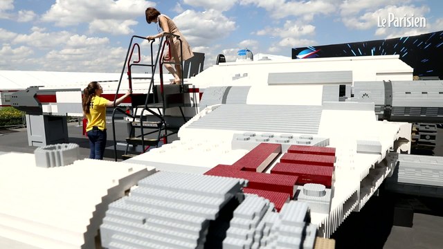 Un X-Wing grandeur nature en Lego exposé au salon du Bourget