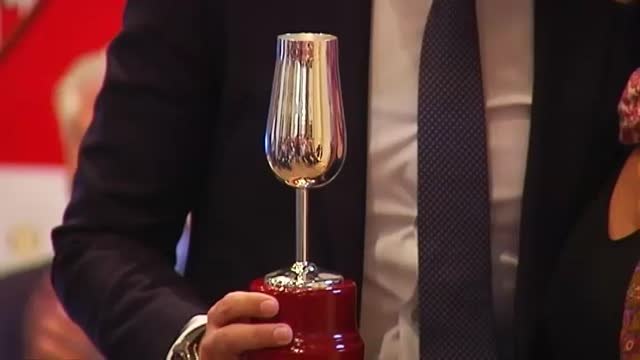Monchi recibe el III Premio Roberto Alés Catavino de Plata 2019