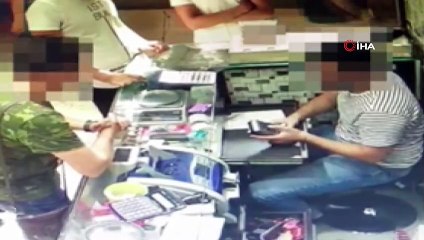 Turizm polisi Rus kadın turistin kolyesini çalan hırsızları 24 saat geçmeden yakaladı