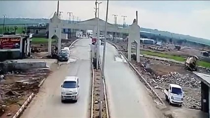 Impresionante explosión de un coche bomba captada por una cámara de seguridad