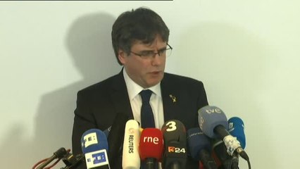 Puigdemont sobre el inicio del juicio del procès: "2.300.000 personas se sientan hoy en el banquillo de los acusados"