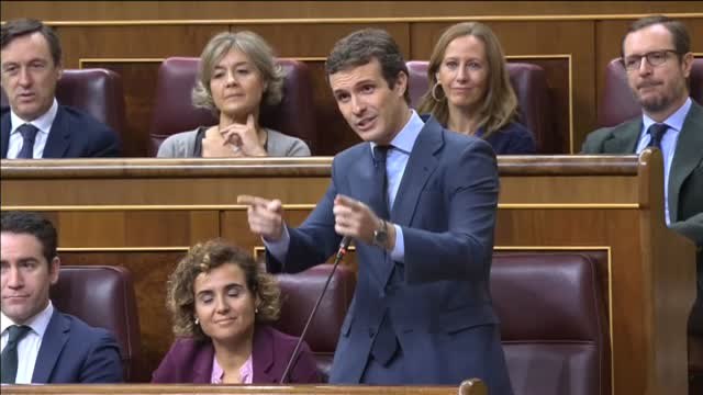 Casado acusa a Sánchez de arruinar el país y convertirse en un plagio de Zapatero