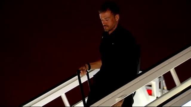 Caras serias en la llegada de la Selección a Madrid