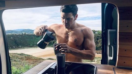 Mario Casas y Blanca Suárez, él sin camiseta y ella con abrigo...