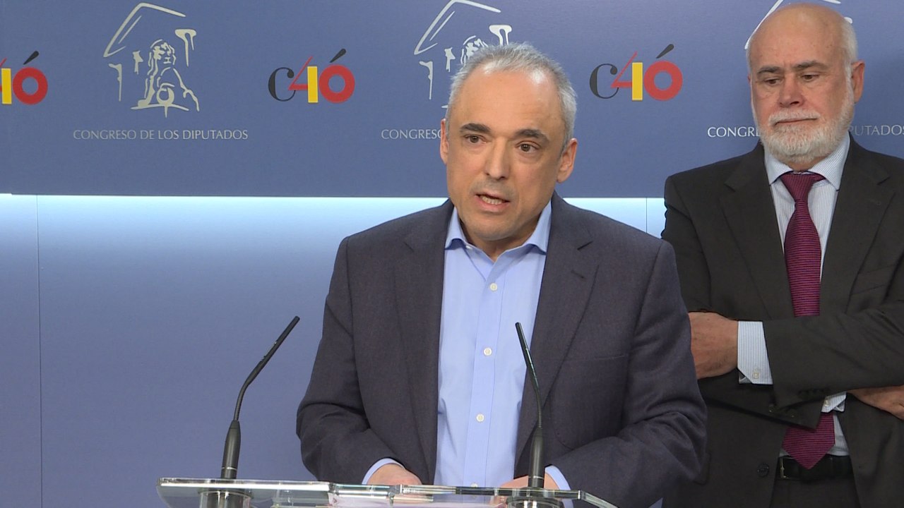 PSOE acusa a PP y Cs de protagonizar la "auténtica traición a España"