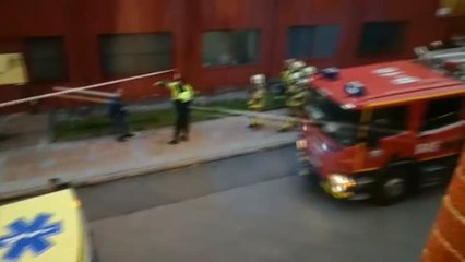 Empotra su conche contra un edificio del Hospital de Basurto