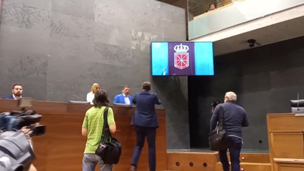 Inicio del pleno del Parlamento de Navarra