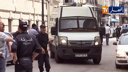 لحظة مغادرة "البوشي" محكمة سيدي امحمد ونقله إلى سجن الحراش
