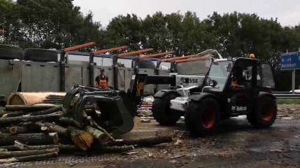 Un camion se renverse au viaduc de Custinne (Houyet) 2