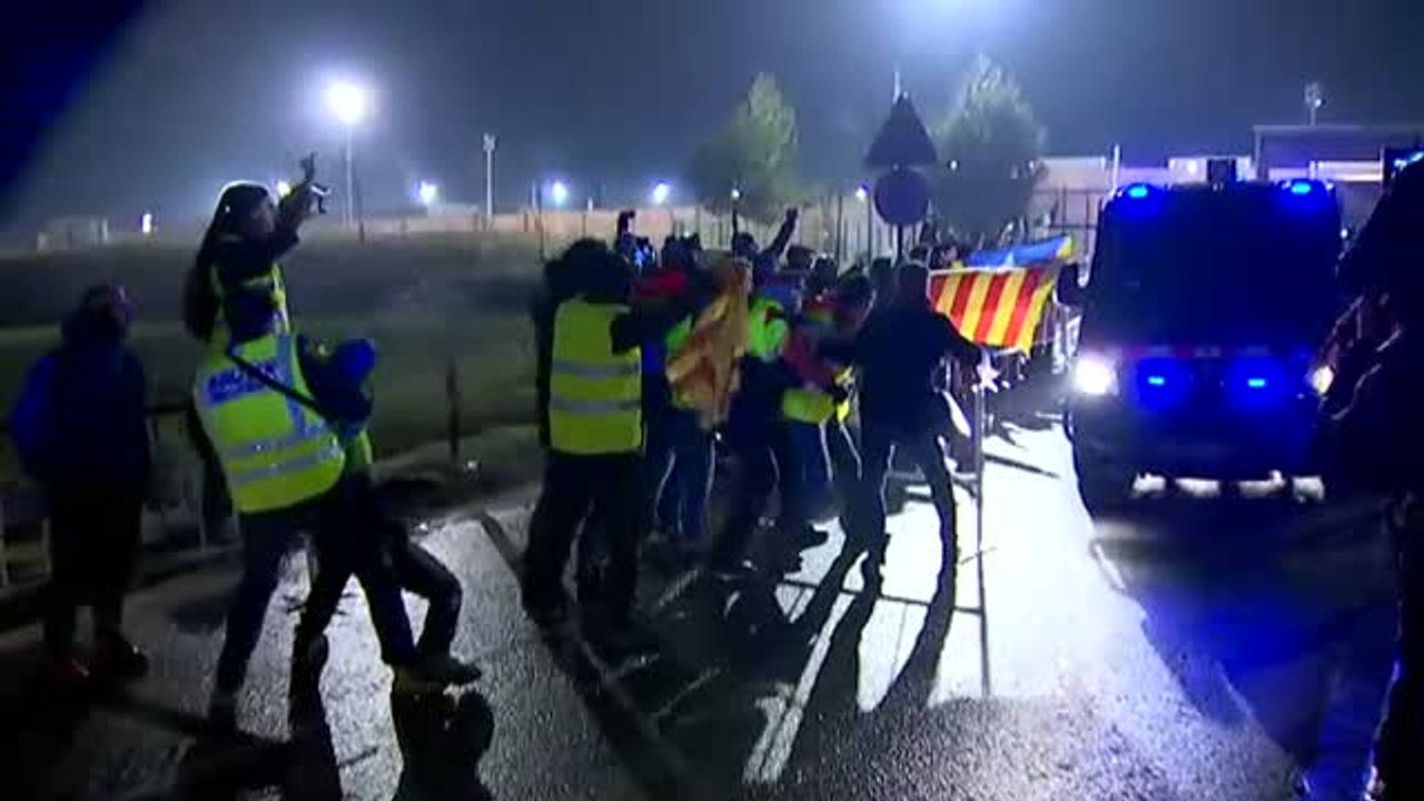 Los presos de Lledoners ya se dirigen a Brians 2 para ser reagrupados e iniciar el traslado a Madrid