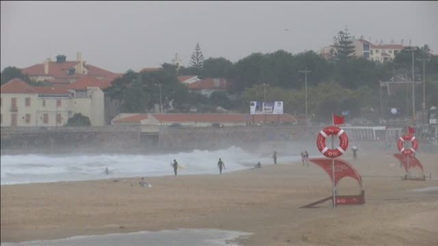El ciclón tropical Leslie deja sin luz a más de 300.000 personas en Portugal