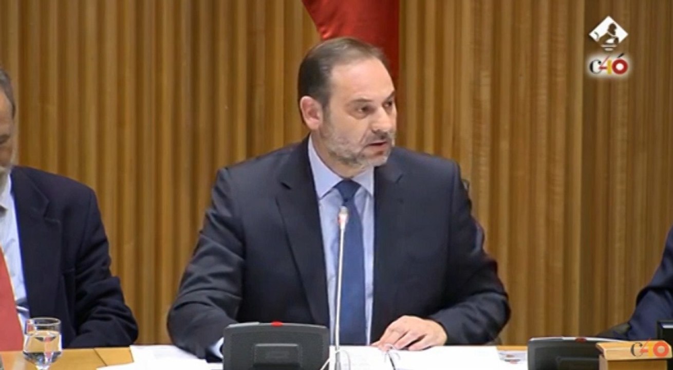 Ábalos dice que no le extraña lo del taxi y la VTC en Madrid