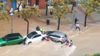 "Los héroes" que salvaron la vida de las dos mujeres arrastradas por la riada en Tarragona