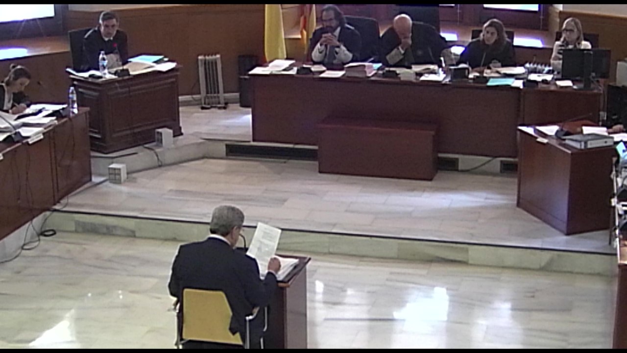 Narcís Serra dice que aprobaron un salario "prudente" a directivos