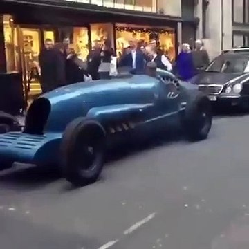 VÍDEO: Seguimos babeando al ver arrancar este Napier-Campbell 'Bluebird II'