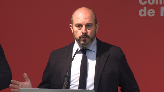 Comunidad de Madrid advierte al taxi de que no legislará el exterminio de las VTCs