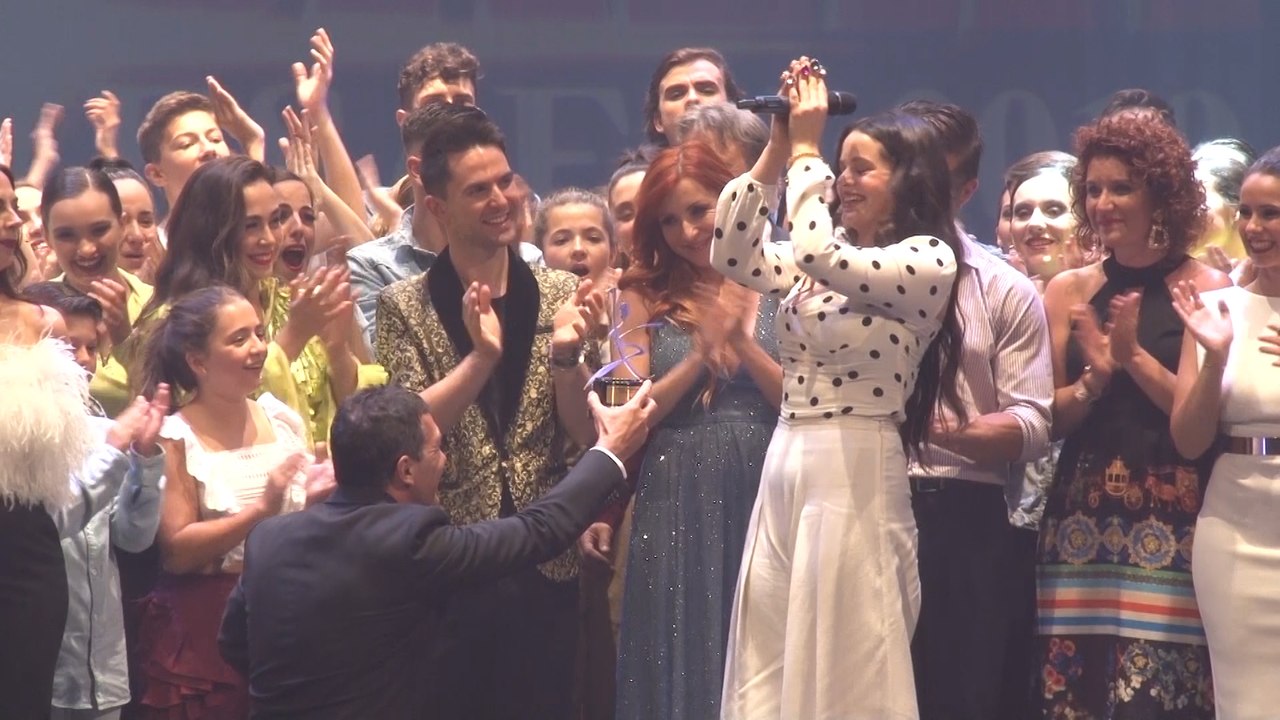 Rosalía recibe el Premio Antonio Banderas