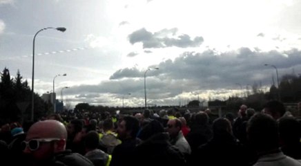 Скачать видео: Taxistas de Madrid continúan con las protestas