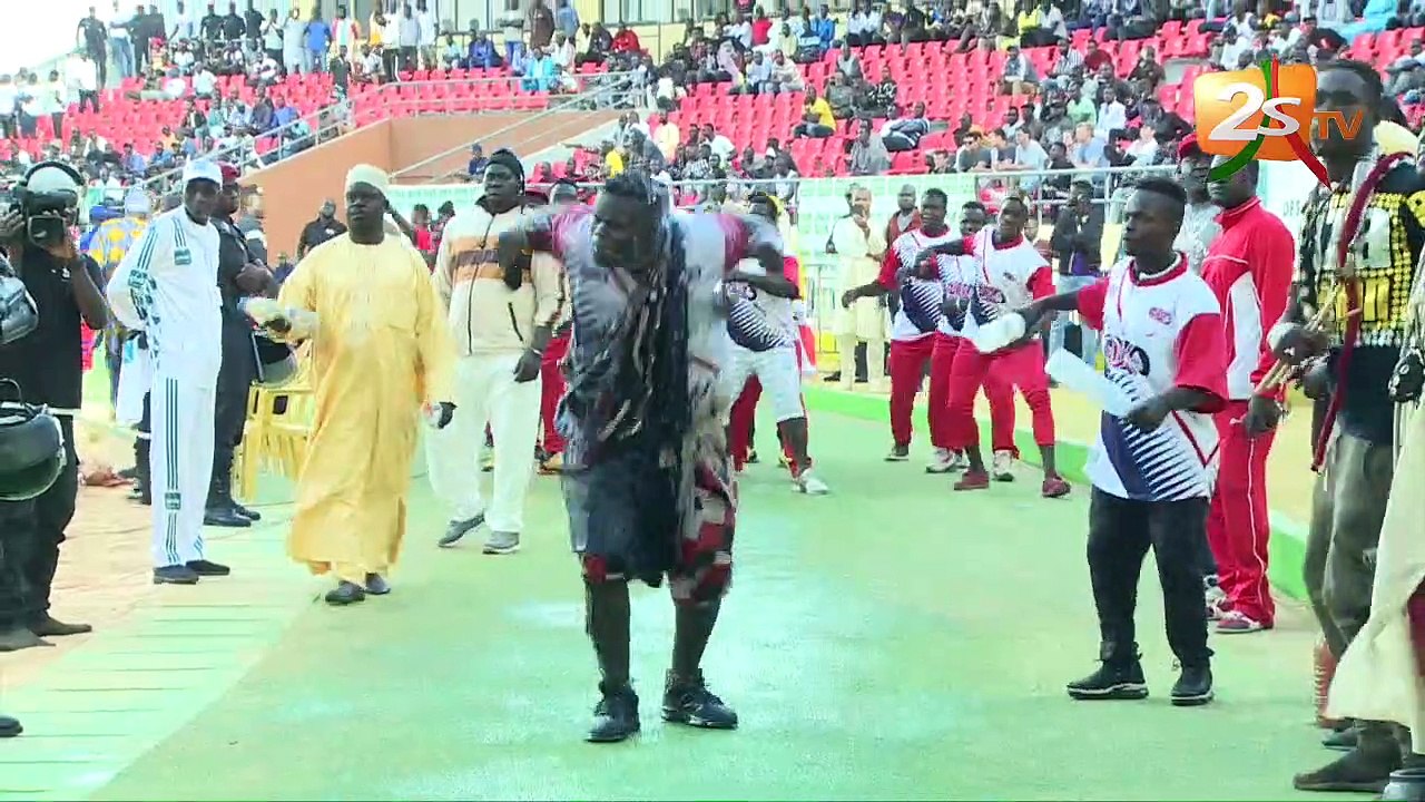 TOUSS REUG REUG LORS DE SON COMBAT CONTRE GRIS 2