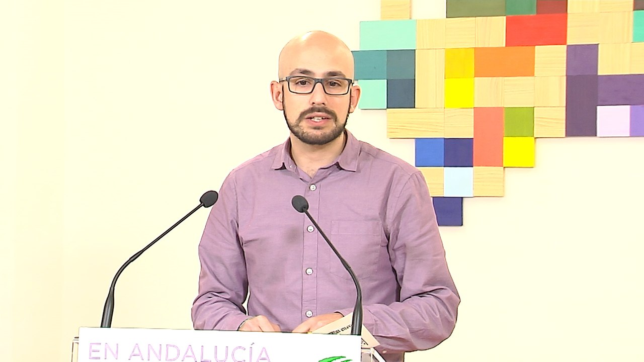 Podemos ve intereses partidistas en "criminalización" del taxi