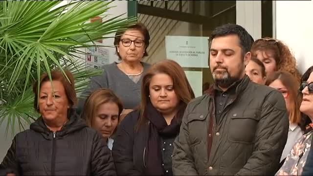 Emotivo minuto de silencio en Totalán en memoria de Julen