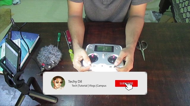 FlySky FS-i6S - Removing the throttle spring ( 2160 X 3840 )