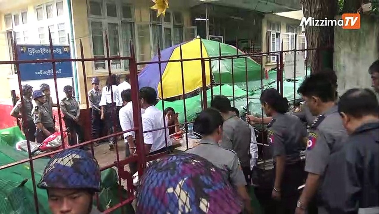 ေဒါင္းတုိ႔မ်ိဳးဆက္ရုံးခ်ိန္းတြင္ ႏုိင္ငံေတာ္အတုိင္ပင္ခံပုဂိၢဳလ္အတြက္ ေမြးေန႔ဆုေတာင္း