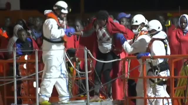 Más de treinta pateras rescatadas con 1.400 personas durante este fin de semana frente a las costas andaluzas