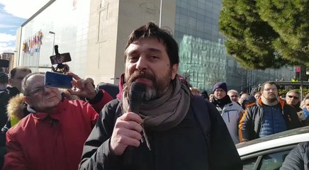 Скачать видео: Mayoral durante las protestas de los taxistas en Ifema