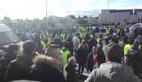 Taxistas de Madrid vuelven a cortar la M-40 en ambos sentidos