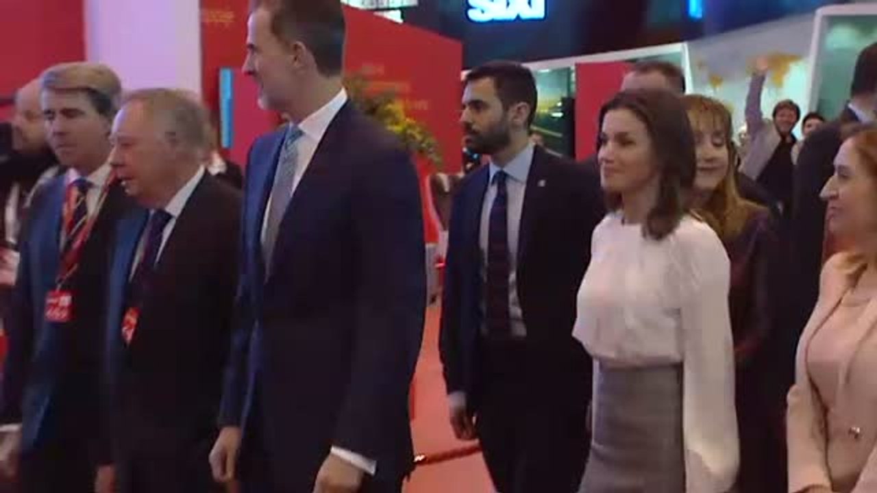 Los Reyes inauguran Fitur después de entrar por una puerta lateral