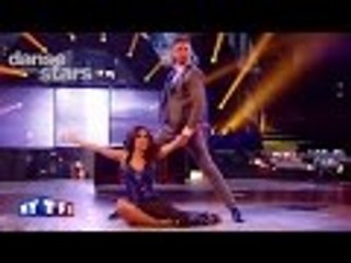 Fabienne Carat et Julien Brugel dansent sur le générique de  Dallas