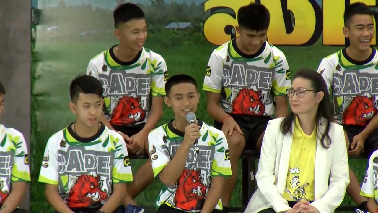 Comparecencia de los niños atrapados en una cueva en Tailandia