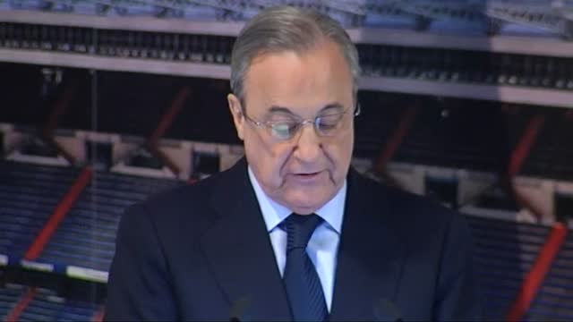 El Real Madrid presenta a Odriozola