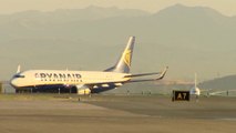 Sindicatos critican que Ryanair se acoja a los servicios mínimos
