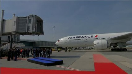 La selección francesa aterriza en París con la copa del mundo