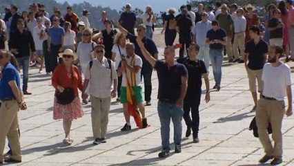 Cara al sol contra la exhumación de Franco