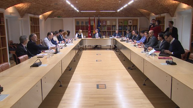 Garrido se reúne con asociaciones y empresas de VTC