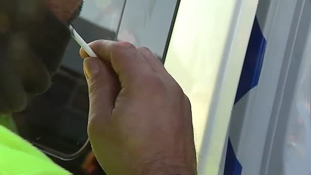 Dos conductores ebrios se duermen al volante tras huir de la policía