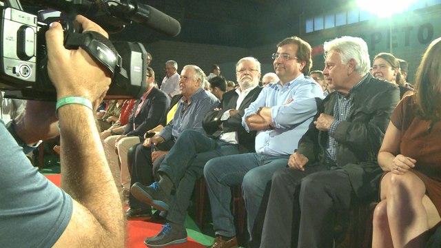 Felipe González, Adriana Lastra y Vara en acto del PSOE