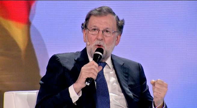 Rajoy llama al PP a no asustarse de nada y mantener sus posiciones