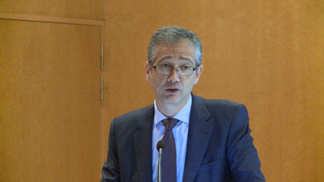 El gobernador del Banco de España llama a la banca a reforzar capital