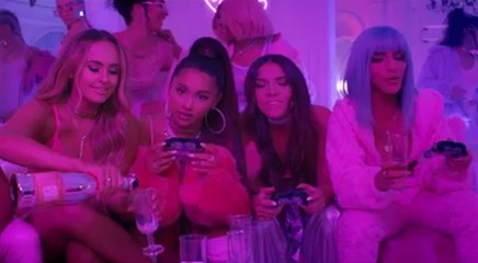 Ariana Grande se lo pasa de lujo en su nuevo videoclip: 7 Rings