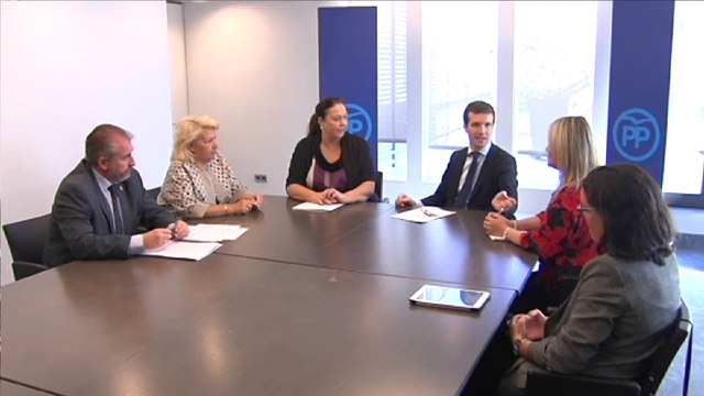 Casado se reúne con la Asociación de Víctimas del Terrorismo