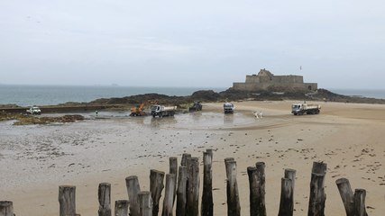 Nettoyage de la piscine d’eau de mer de la plage de l’Eventail